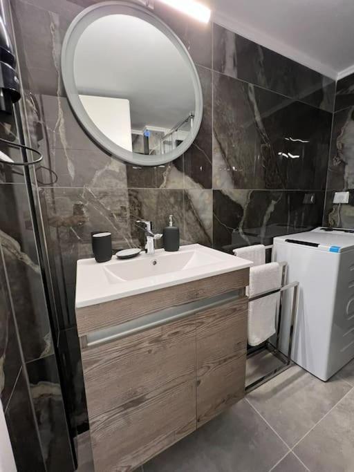 אתונה Luxury Apartment Near Acropolis מראה חיצוני תמונה